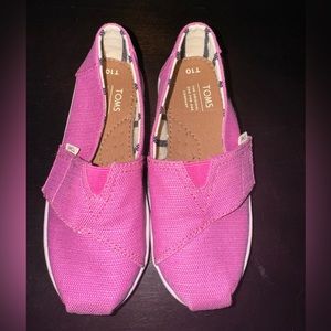 Girls Toms canvas shoes. Size 10